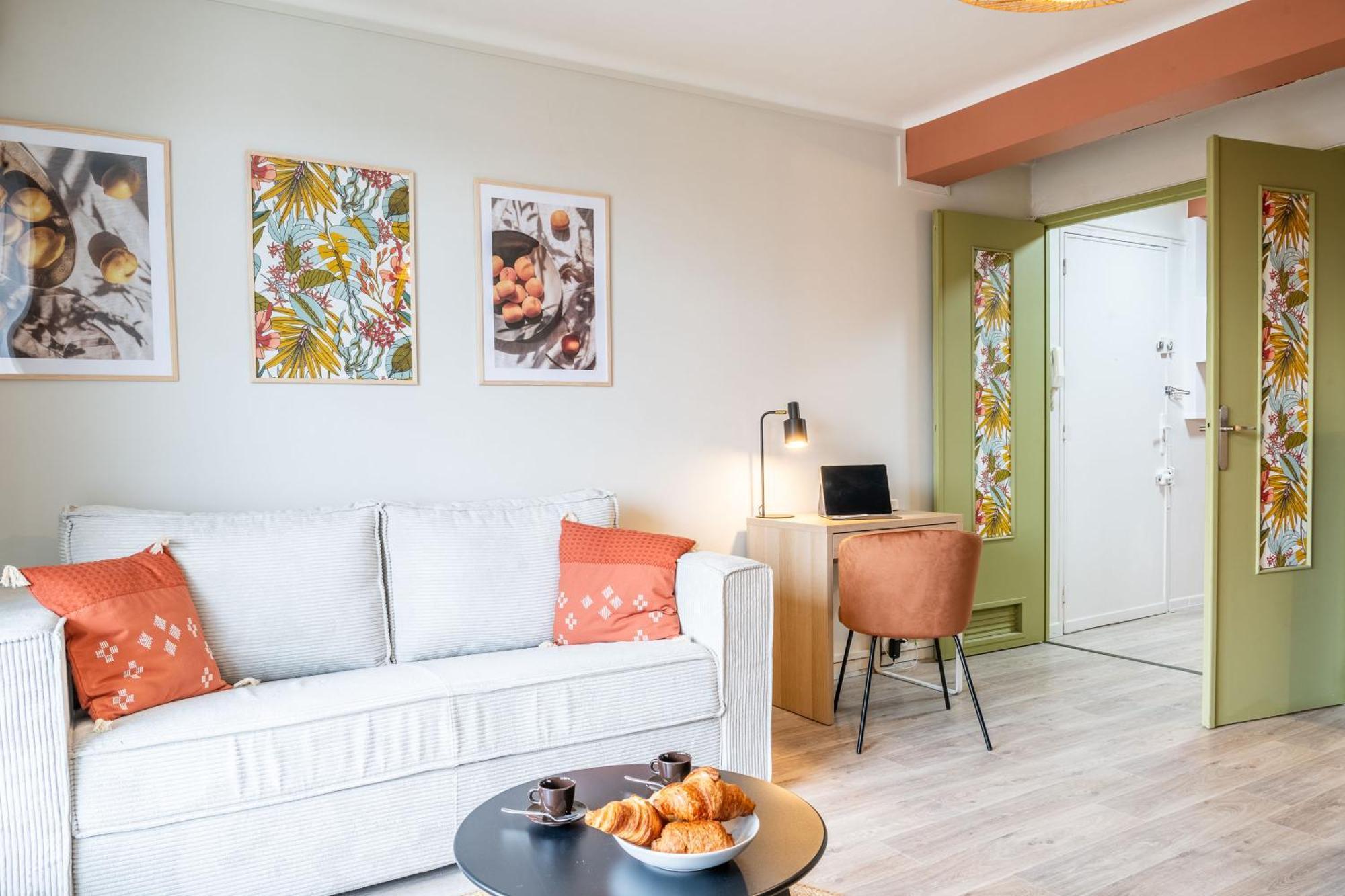 Au Calme De L'Iris - Clim - Garage - Wifi - Tramway Apartment Avignon Bagian luar foto