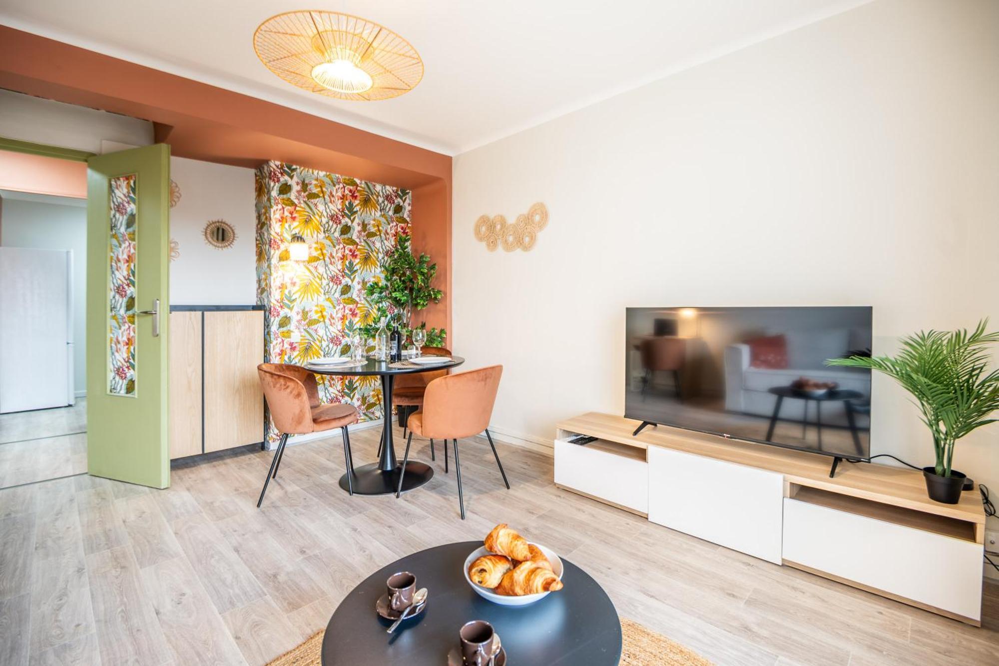 Au Calme De L'Iris - Clim - Garage - Wifi - Tramway Apartment Avignon Bagian luar foto
